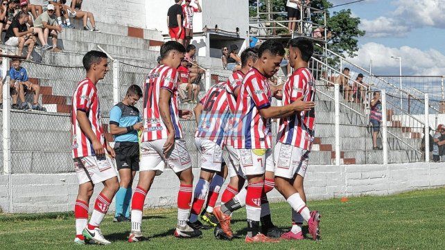 Atlético Paraná goleó y clasificó como mejor segundo. Atlético Paraná goleó y clasificó como mejor segundo.