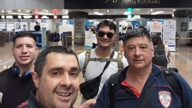 Aarón Mendoza -primero a la izquierda- fue becado por el gobierno chino. Aarón Mendoza -primero a la izquierda- fue becado por el gobierno chino.