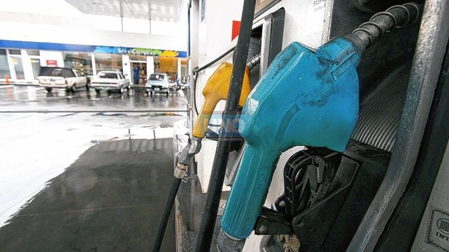 La venta al público de combustibles fue la más alta en la última década