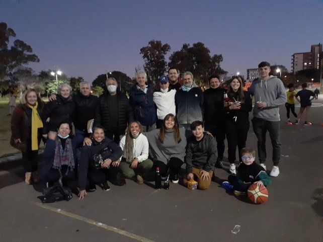 Todos juntos en familia en la foto en el Parque Berduc.