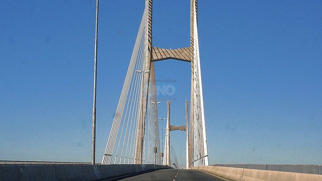 Enlace. El 22 de mayo de 2003 quedó inaugurada la obra que une a la ciudad entrerriana de Victoria con Rosario, en la provincia de Santa Fe.