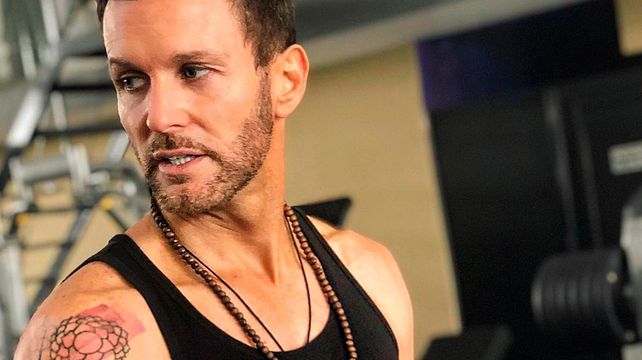 El cantante recibió una dura denuncia. El cantante recibió una dura denuncia.