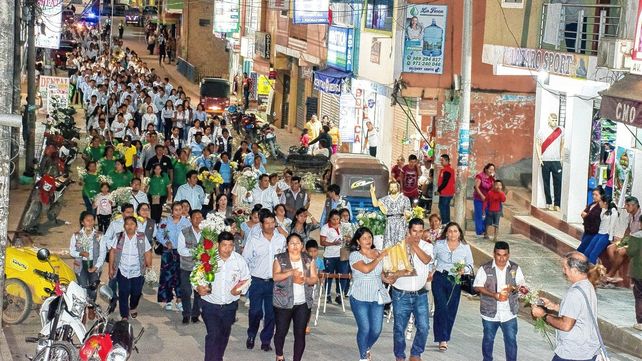 Novena. Con cánticos, oraciones y renovación de la fe en Cristo, la Municipalidad Distrital de Kimbiri cumplieron con la preparación de la novena a San Juan Bautista. Novena. Con cánticos, oraciones y renovación de la fe en Cristo, la Municipalidad Distrital de Kimbiri cumplieron con la preparación de la novena a San Juan Bautista.