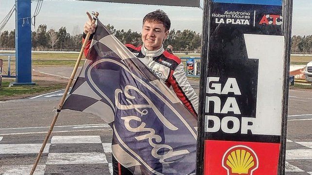 Manuel Borgert larga su temporada en La Plata. Manuel Borgert larga su temporada en La Plata.