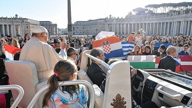 Audiencia. De los miércoles en la Plaza San Pedro. Audiencia. De los miércoles en la Plaza San Pedro.