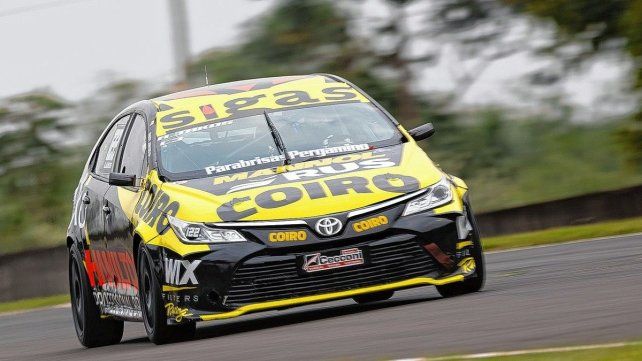 Andrés Jakos con la pole position. Andrés Jakos con la pole position.