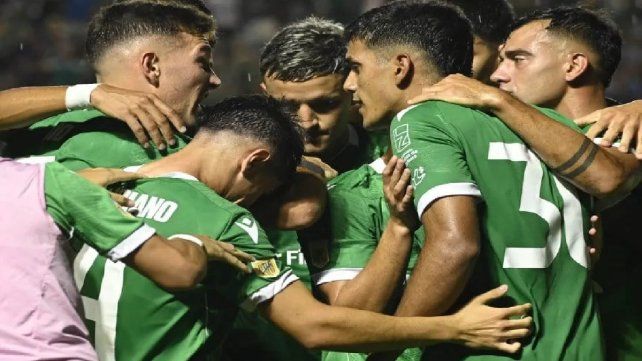 Banfield derrotó a Newell's y llegó a su segunda victoria consecutiva. Banfield derrotó a Newell's y llegó a su segunda victoria consecutiva.