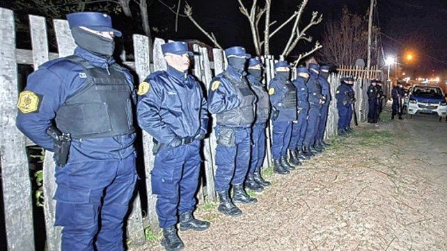 Mujer indicó que estaba aprendida por un hombre. Mujer indicó que estaba aprendida por un hombre.