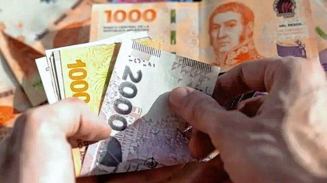 En qué gastar el aguinaldo es para muchos un dilema. En qué gastar el aguinaldo es para muchos un dilema.