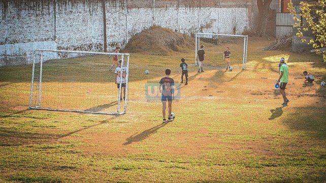 Complejo La Tranquera es un espacio deportivo que inició hace casi 40 años. Su fuerte es la natación en grandes y chicos. Un espacio para todas las edades.