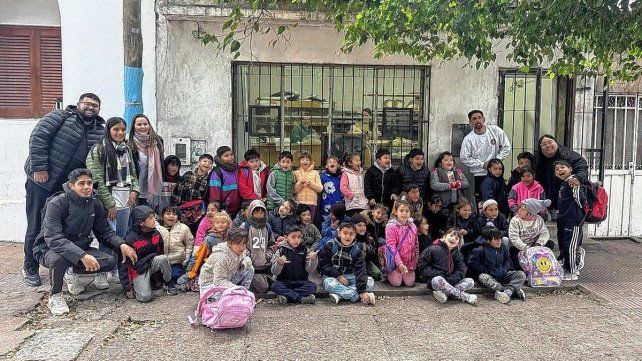 La panadería Social San José recibió a los chicos de la Escuela Esparza La panadería Social San José recibió a los chicos de la Escuela Esparza
