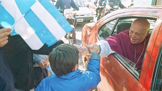 Maulión. Asumió su cargo en Paraná el 9 de julio de 2003 y se transformó en el cuarto arzobispo de la ciudad y noveno diocesano.