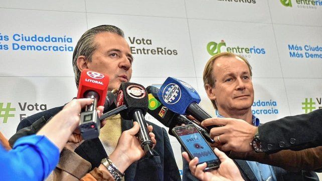 Adán Bahl y Gustavo Bordet brindaron una conferencia de prensa en el Centro Provincial de Convenciones. Adán Bahl y Gustavo Bordet brindaron una conferencia de prensa en el Centro Provincial de Convenciones.