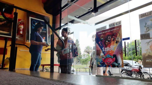 Cines y centros culturales pueden abrir en Entre Ríos en el marco de las restricciones por la pandemia de Covid, pero también con aforo establecido.