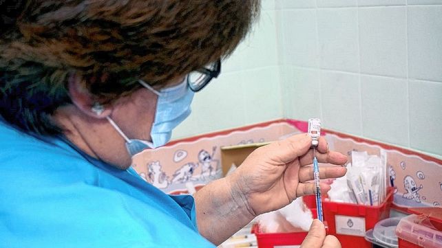 Por el repunte de nuevos casos de Covid-19, piden completar los esquemas de vacunación.