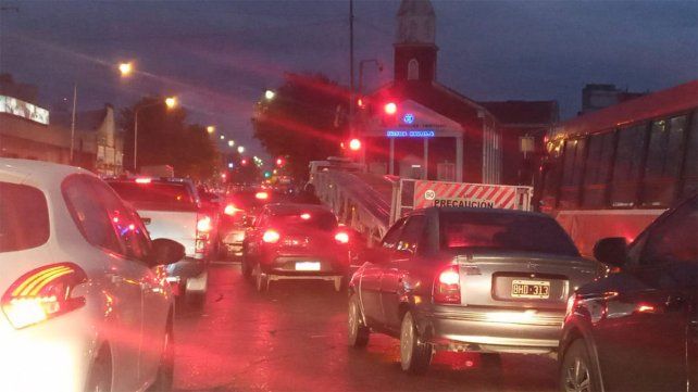 Uno de los siniestros ocurrió en Cinco Esquinas de Paraná, el otro en avenida Ramírez y Pasteur. En total fueron nueve los vehículos dañados