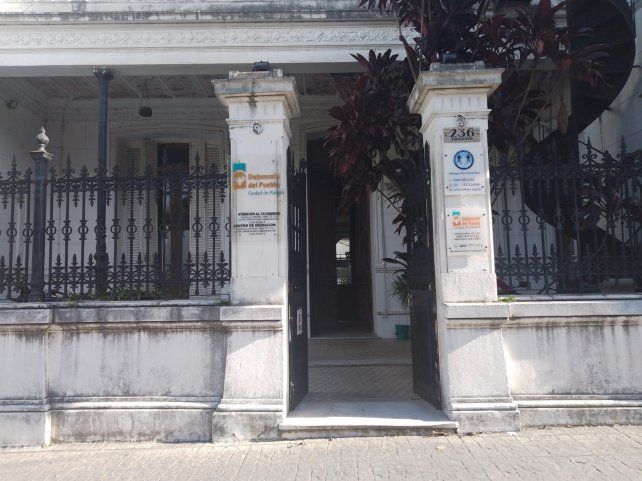 La Defensoría del Pueblo de Paraná tiene sede en Hipólito Yrigoyen 236. Trabajan de lunes a viernes, de 8 a 13. Foto: Camila Gomez/UNO La Defensoría del Pueblo de Paraná tiene sede en Hipólito Yrigoyen 236. Trabajan de lunes a viernes, de 8 a 13. Foto: Camila Gomez/UNO