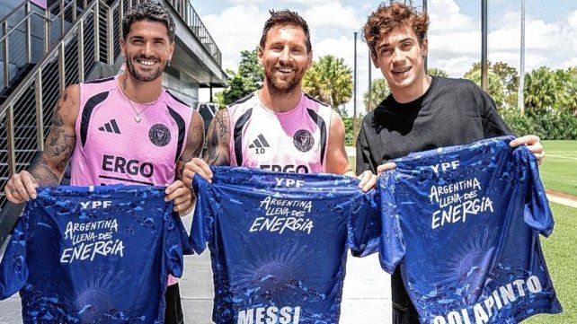 Franco Colapinto se dio el gusto de conocer a Messi y De Paul. Franco Colapinto se dio el gusto de conocer a Messi y De Paul.