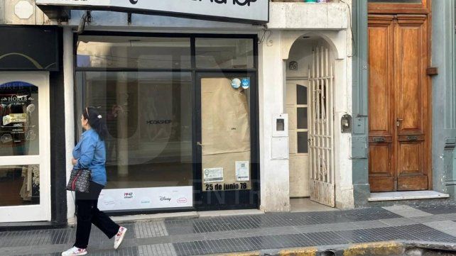 El comercio resiste la recesión: traslados a la periferia y empleados de media jornada El comercio resiste la recesión: traslados a la periferia y empleados de media jornada