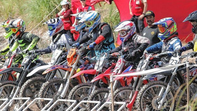 Las motos en el partidor, antes de una de las mangas que se corrió en La Kava. Las motos en el partidor, antes de una de las mangas que se corrió en La Kava.