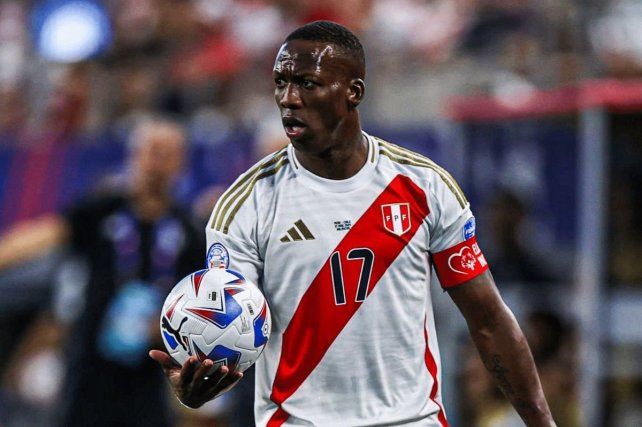 Luis Advíncula podría ser baja en Perú. Luis Advíncula podría ser baja en Perú.