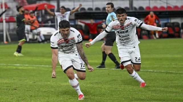 Patronato ganó de local y se metió en zona de Reducido