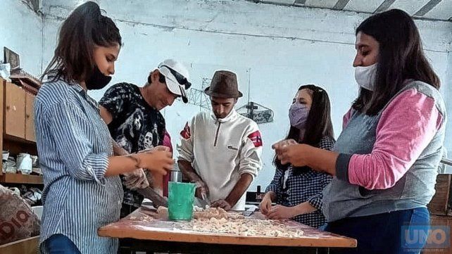 En el Hogar de Cristo funcionan diferentes talleres laborales.