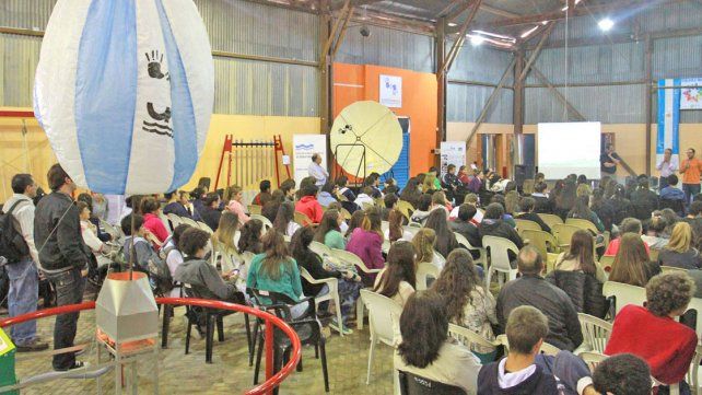 Participación. La propuesta ofrece aprender y descubrir sobre la ciencia a través de los sentidos.