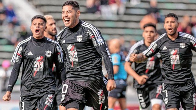 Lázaro Romero lleva 10 goles en la presente temporada con Riestra. Lázaro Romero lleva 10 goles en la presente temporada con Riestra.