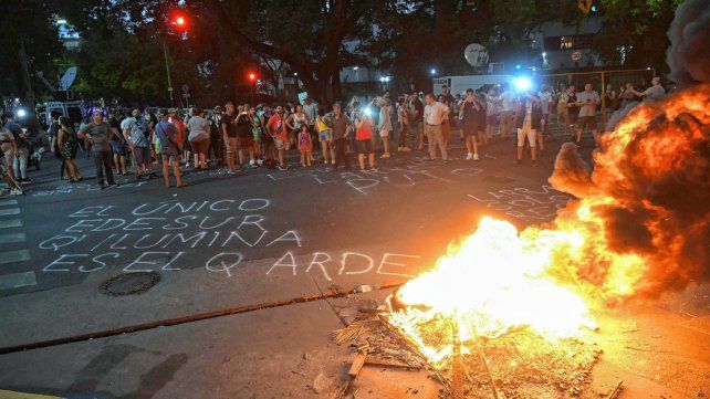 Más de 80 mil usuarios continuaban sin luz en CABA y conurbano bonaerense
