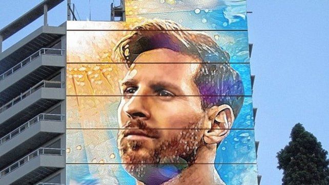 Messi y una imagen de casi 70 metros de alto en Rosario.