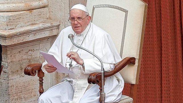 El papa Francisco denunció que dentro del Vaticano lo "querían muerto" tras la operación de colon a la que se sometió el 4 de julio pasado.