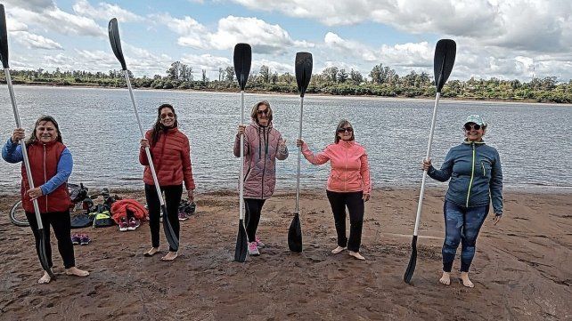 El grupo. Son actualmente nueve mujeres las que reman en Corzuelas Rosas Concordia.