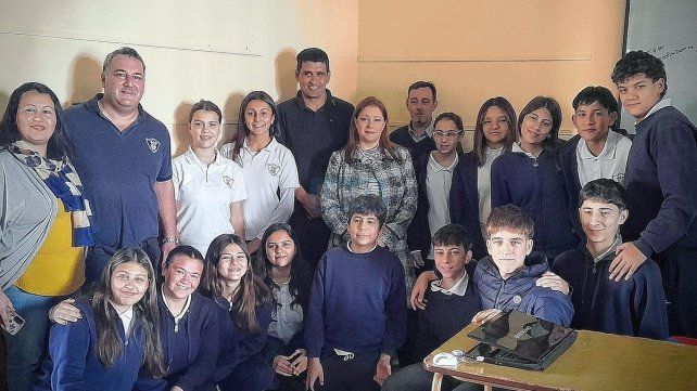 Las Ferias de Educación. Brindan la posibilidad a los docentes y estudiantes de innovar, realizar un trabajo colaborativo y en red. Las Ferias de Educación. Brindan la posibilidad a los docentes y estudiantes de innovar, realizar un trabajo colaborativo y en red.
