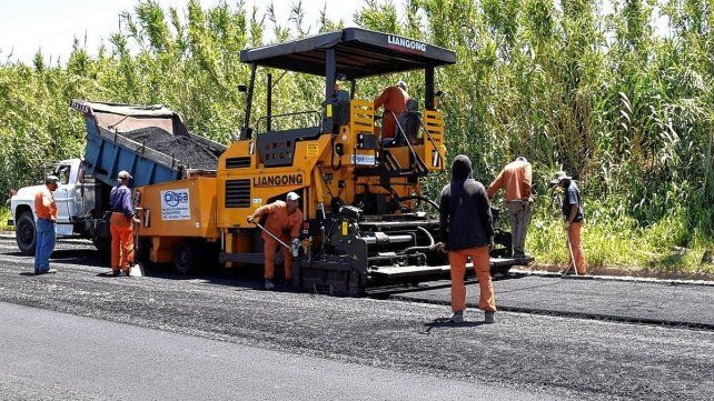 El trabajo de repavimentación abarca Jorge Newbery entre Garrigó y Cachito Avellaneda y es parte del plan del Municipio para recuperar la trama vial en ese sector, de manera complementaria a la obra en Zanni.