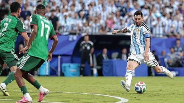 Lionel Messi abrió el marcador con un golazo. Lionel Messi abrió el marcador con un golazo.
