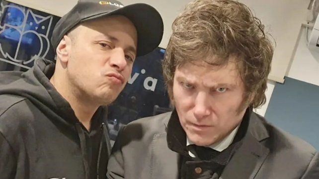 El artista y candidato de La Libertad Avanza, David Adrián Martínez, conocido como El Dipy, se destacó al posicionarse en el segundo lugar de las PASO 2023 El artista y candidato de La Libertad Avanza, David Adrián Martínez, conocido como El Dipy, se destacó al posicionarse en el segundo lugar de las PASO 2023