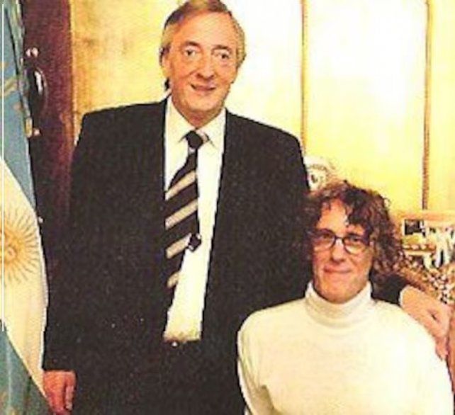 Néstor Kirchner y Luis Alberto Spinetta en la Casa Rosada. Néstor Kirchner y Luis Alberto Spinetta en la Casa Rosada.