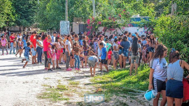 Más de 300 chicos recibieron su regalo de Navidad en el barrio San Martín