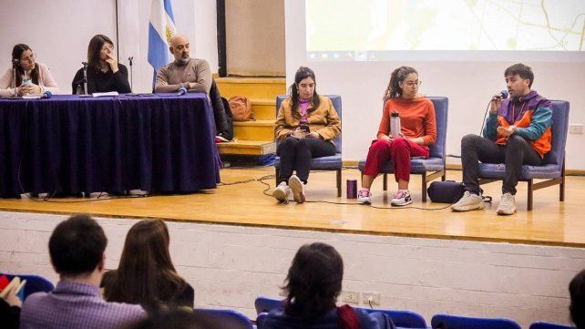 La Tecnicatura Universitaria en Gestión Cultural de la Universidad Nacional de Entre Ríos (UNER) celebra una década desde su aprobación en octubre de 2015. La carrera, que comenzó a dictarse en febrero de 2016 La Tecnicatura Universitaria en Gestión Cultural de la Universidad Nacional de Entre Ríos (UNER) celebra una década desde su aprobación en octubre de 2015. La carrera, que comenzó a dictarse en febrero de 2016