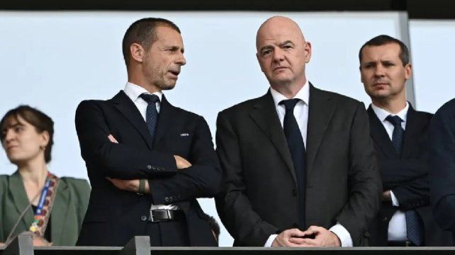 La carta que sacude a la FIFA: UEFA, AFC y Concacaf acusaron a Infantino de "engaño" y exigen rendición de cuentas. La carta que sacude a la FIFA: UEFA, AFC y Concacaf acusaron a Infantino de "engaño" y exigen rendición de cuentas.