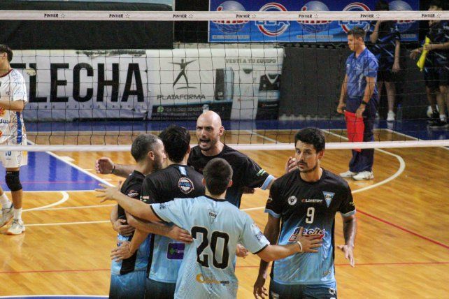 Echagüe le ganó a UVT y perdió ante Obras este domingo. Echagüe le ganó a UVT y perdió ante Obras este domingo.