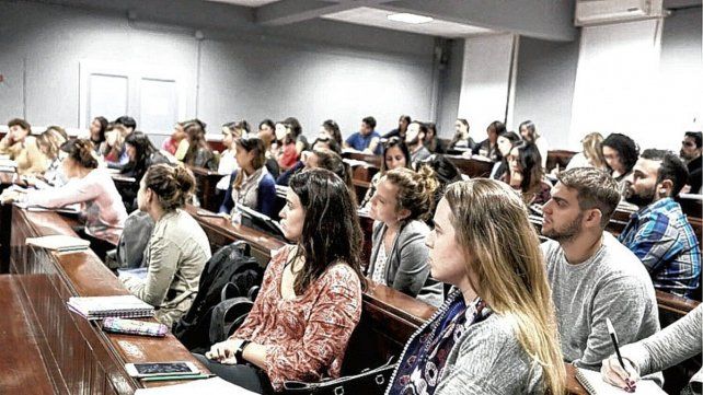 Los titulares de las casas de altos estudios respaldaron el proyecto enviado al Congreso. Docentes evaluarán presupuesto oferta de suba salarial