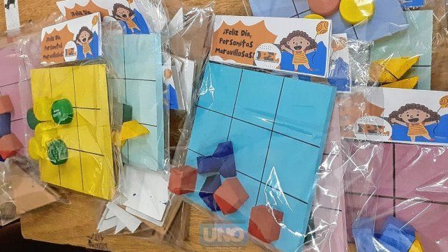 Alumnos de Seguí hicieron juguetes para regalar