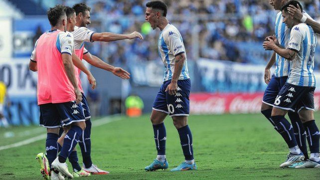 Con un golazo de Matías Rojas, Racing derrotó 1 a 0 a Sarmiento y llegó a 11 puntos, 3 debajo del puntero San Lorenzo.
