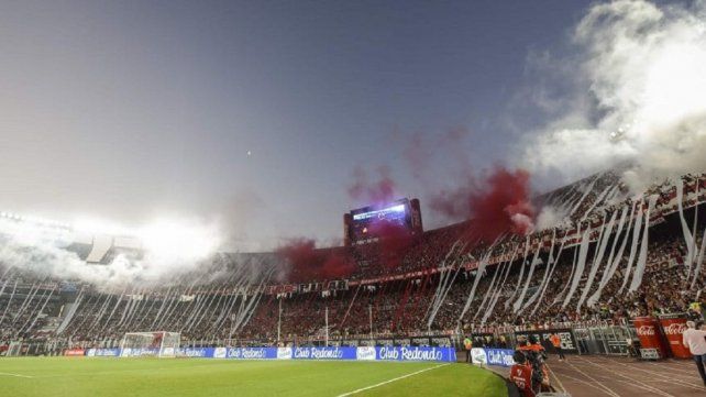 Vuelve el público a la Liga Profesional en octubre y en el Monumental se jugará con aforo local