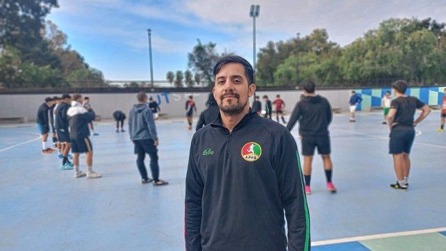 Esteban Burgo Hengenreder es el entrenador de la Selección de Futsal de Paraná. Esteban Burgo Hengenreder es el entrenador de la Selección de Futsal de Paraná.