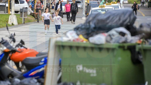 La idea es evitar que los residuos queden diseminados en las calles de Paraná el fin de semana. La foto es de archivo.