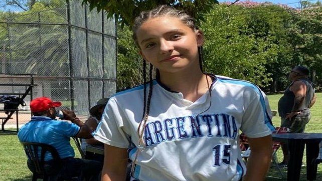 A contrarreloj, Zaira Astudilla reúne fondos para un sueño Albiceleste. A contrarreloj, Zaira Astudilla reúne fondos para un sueño Albiceleste.