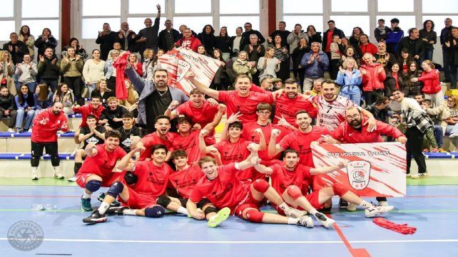 Vinarós logró el ascenso con el paranaense Manuel Gómez entre sus filas. Vinarós logró el ascenso con el paranaense Manuel Gómez entre sus filas.